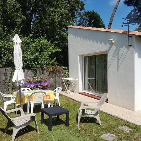 Holiday home Belle Maison Neuve A 400 M A Pied De La Et Des Commerces *
