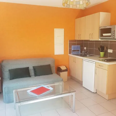 Holiday home Belle Maison Neuve A 400 M A Pied De La Et Des Commerces